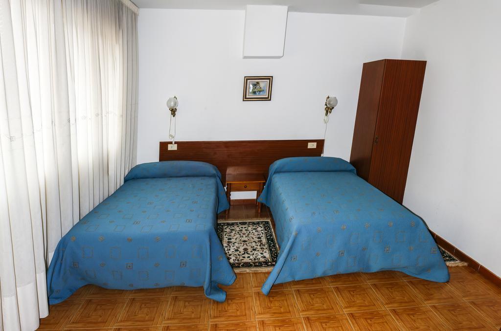 Pension Vazquez Vimianzo Zimmer foto